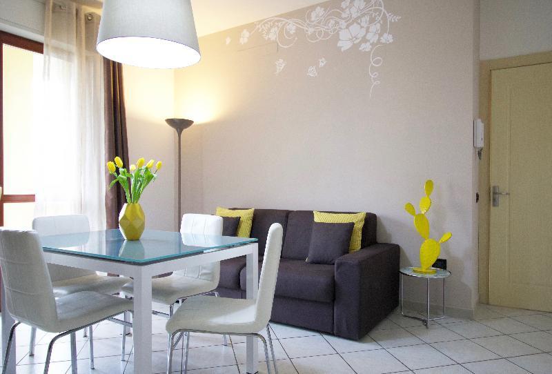 Hq Aparthotel Milano Inn - Smart Suites Cinisello Balsamo Exterior photo