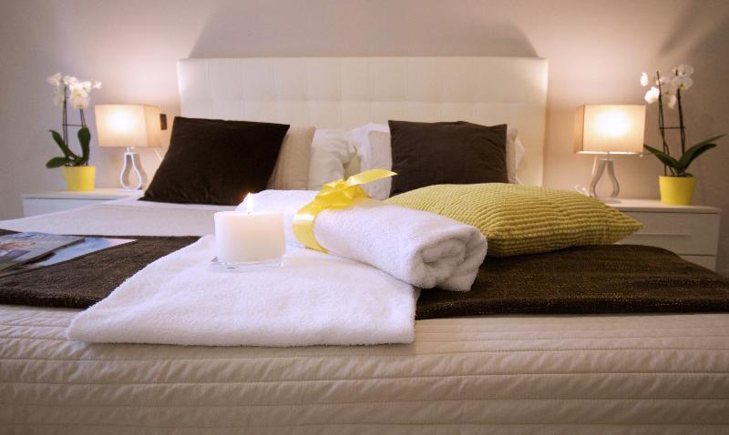 Hq Aparthotel Milano Inn - Smart Suites Cinisello Balsamo Exterior photo