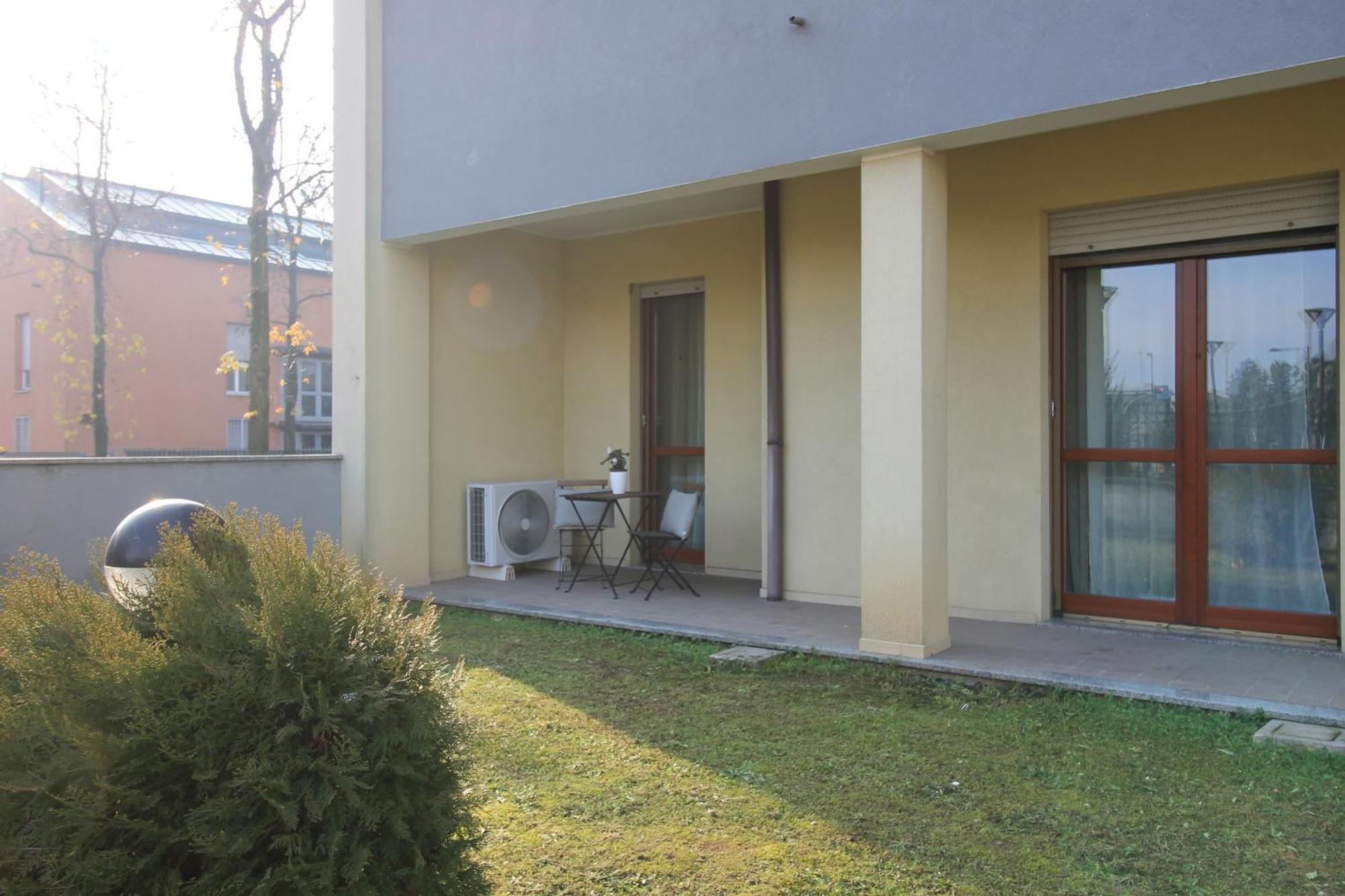 Hq Aparthotel Milano Inn - Smart Suites Cinisello Balsamo Exterior photo
